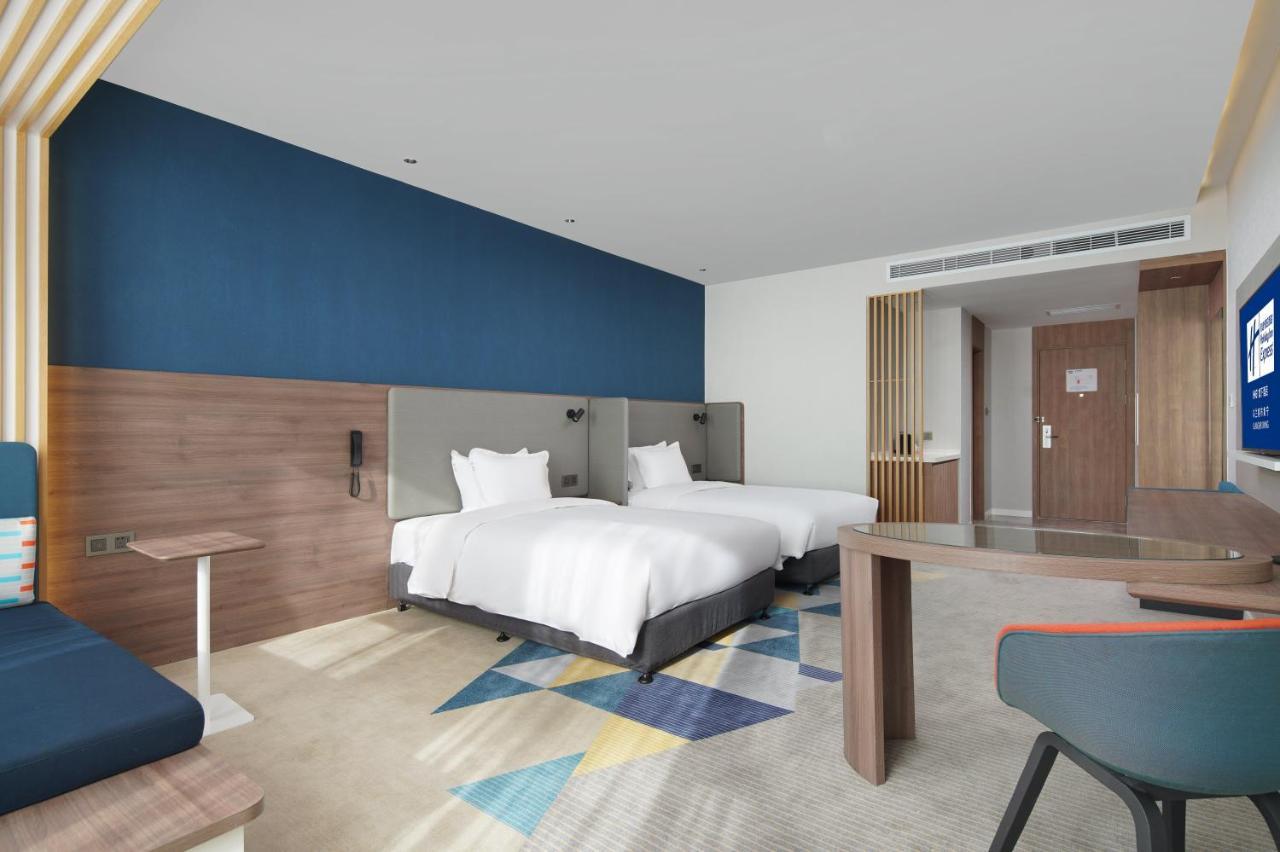 Holiday Inn Express Ulanqab Jining By Ihg Exterior photo